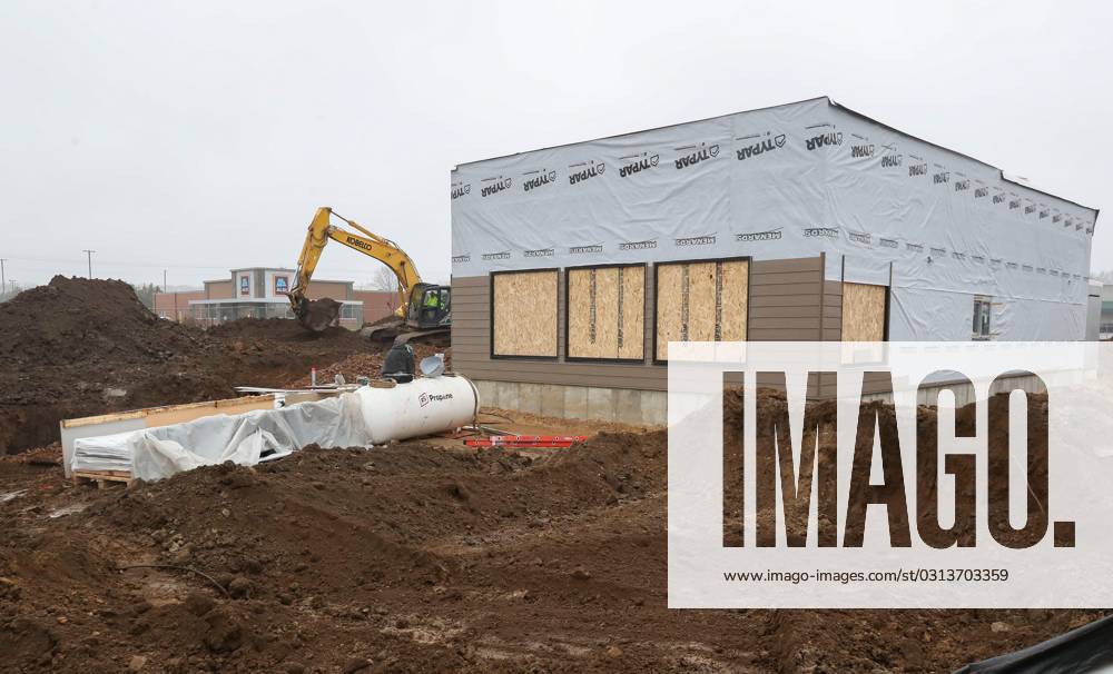 Syndication Stevens Point Journal Construction progress for a new Pizza Hut restaurant is seen on