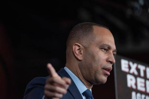 Hakeem Jeffries Holds A Press Conference - Washington United States ...