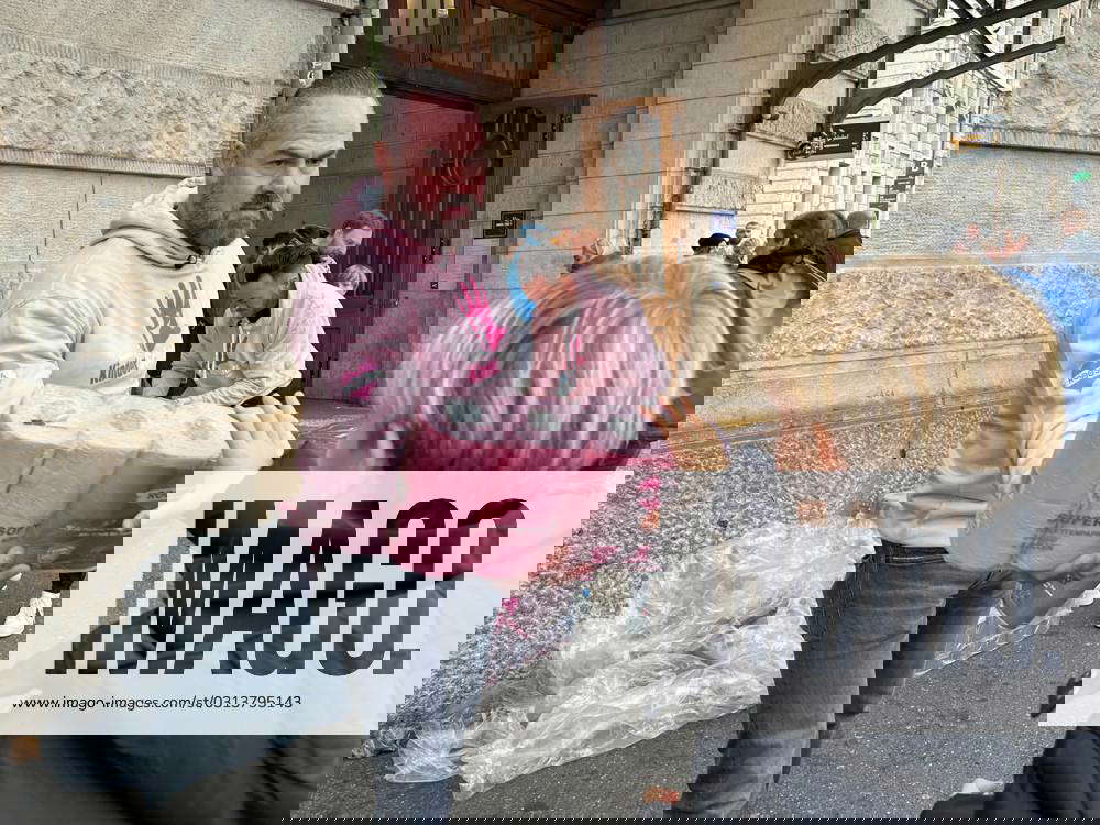 Beat Mörker, aka Toilet Paper King, and Carsten Stahl, distribute