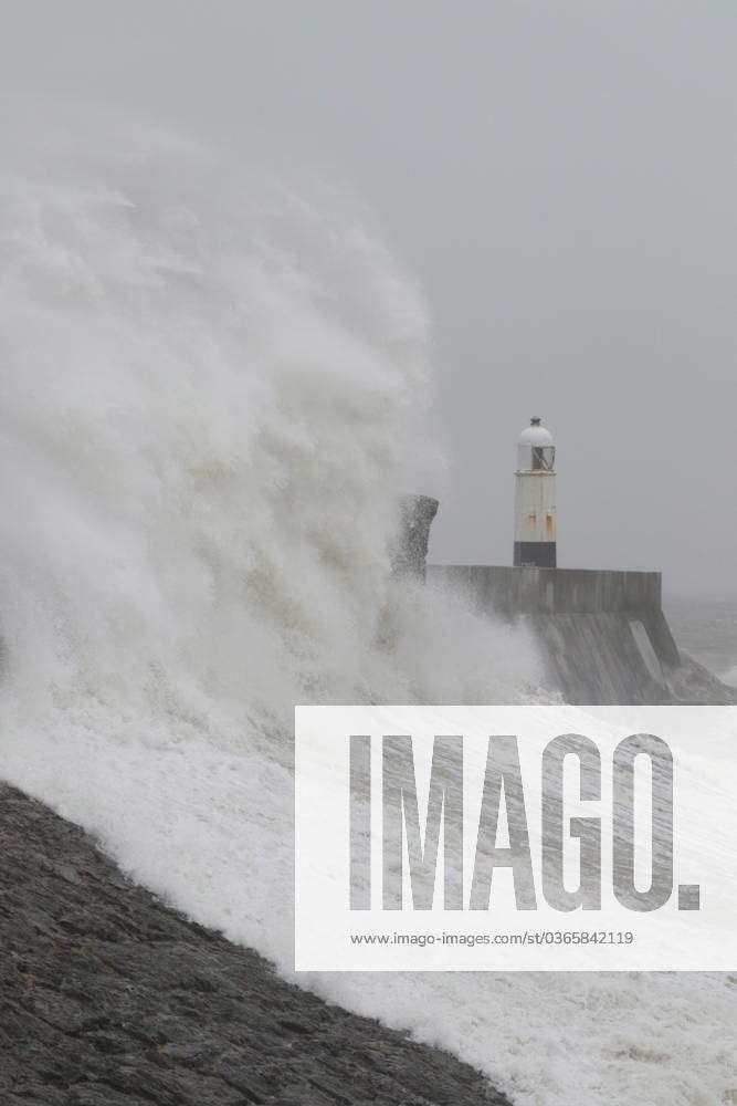 Large Waves Crash Over The Lighthouse This Morning With Gusts Of 50mph ...