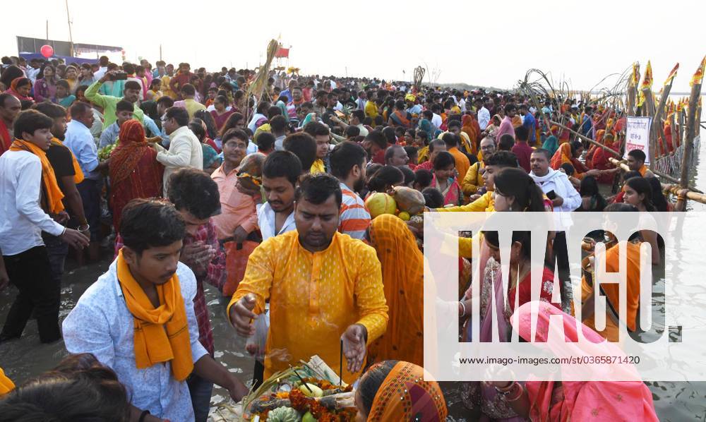 PATNA, INDIA NOVEMBER 19: Gather of Chhath devotees around Ganga river ...