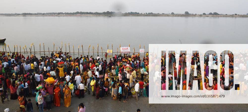 PATNA, INDIA NOVEMBER 19: Gather of Chhath devotees around Ganga river ...