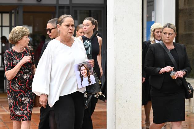 TYRELL EDWARDS COURT, Samantha Trimarchi (right), tholding a picture of ...