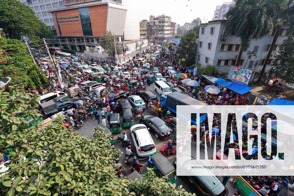 Traffic Jam In Dhaka City Numerous vehicles jam on a street in Dhaka ...