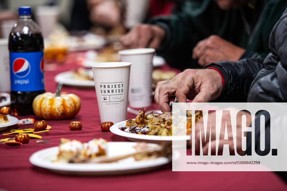 Syndication: The Coloradoan Guests dig into their food at the Fort ...