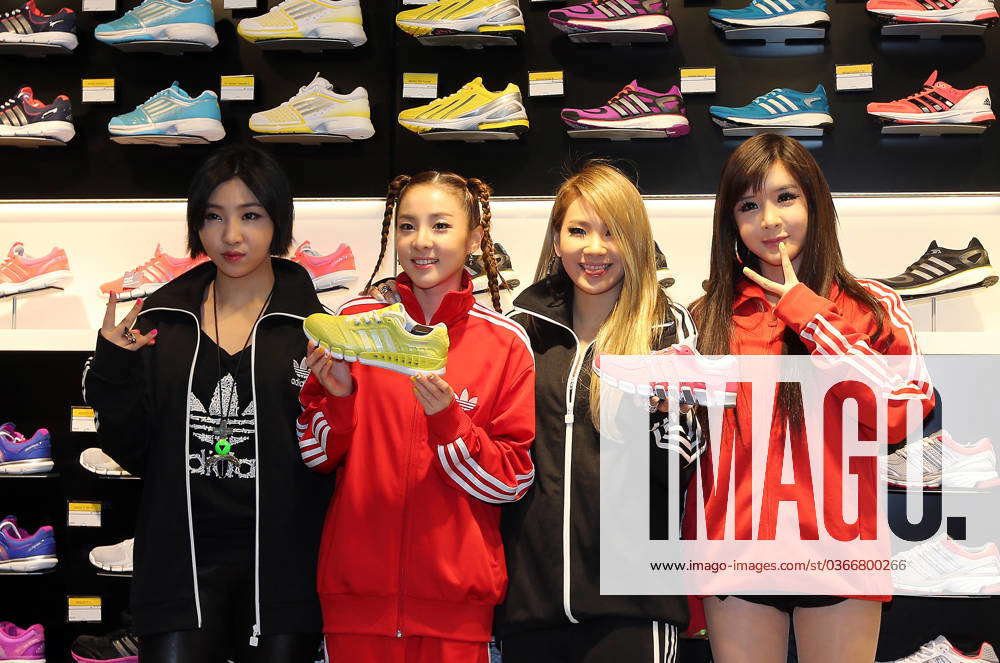 2NE1 tours Adidas flagship shop in Myeongdong 2NE1 tours Adidas flagship shop in Myeongdong South