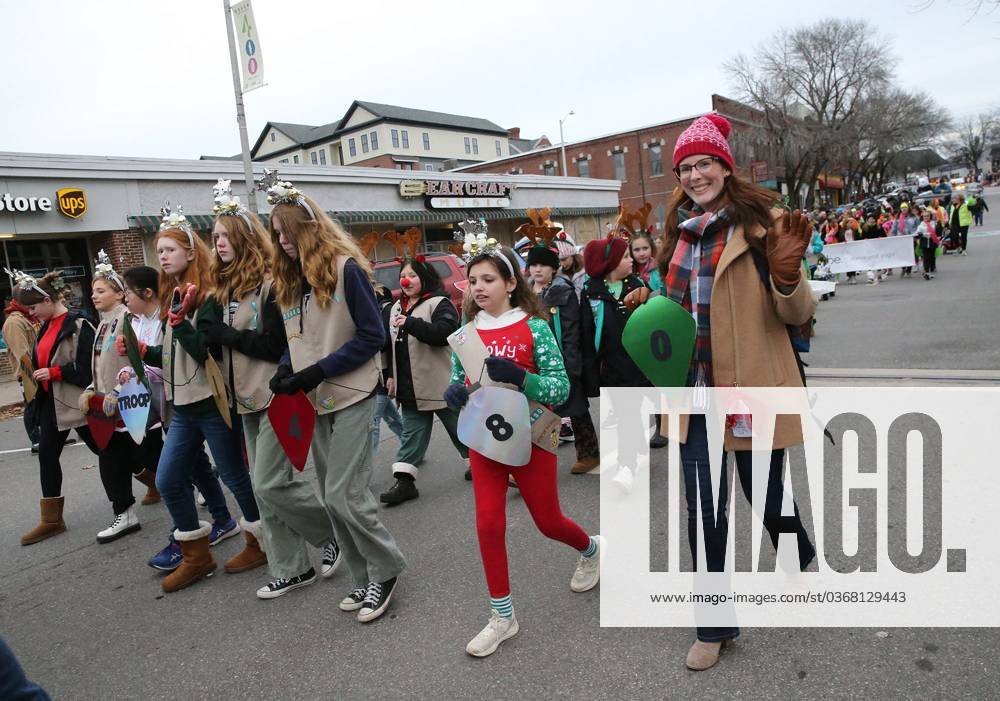 Syndication: Fosters Daily Democrat The Dover Holiday Parade, with the ...