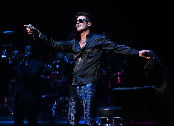 Robin Thicke performs at Hard Rock Live held at the Seminole Hard Rock ...