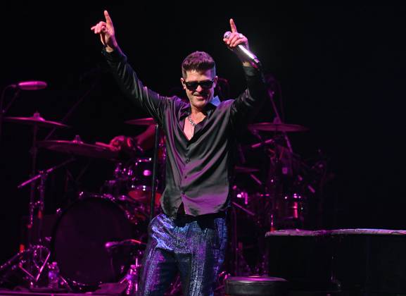 Robin Thicke performs at Hard Rock Live held at the Seminole Hard Rock ...