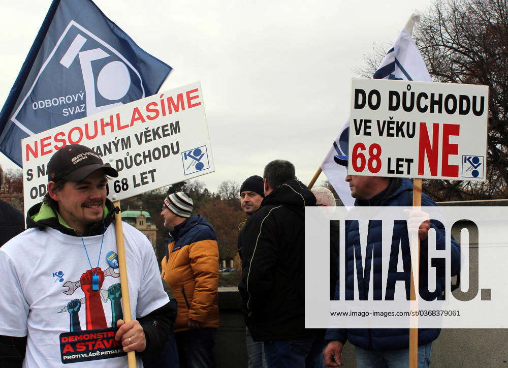 Trade unions protest against the government s consolidation package in ...