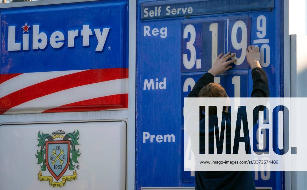 Syndication Florida TimesUnion Gas prices are changed at a gas