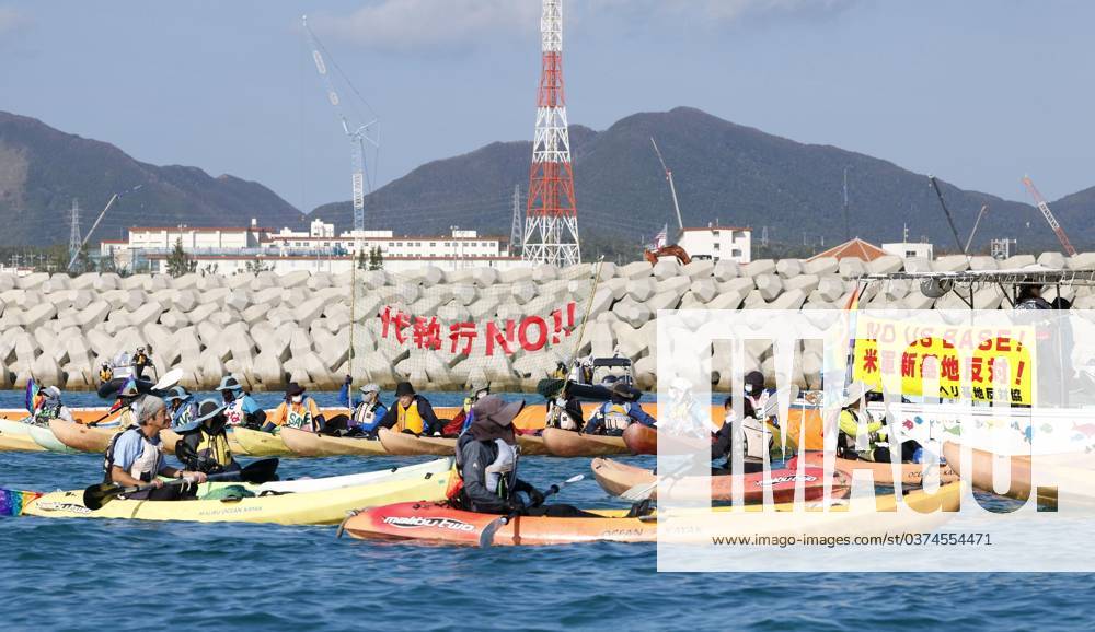 Protest against U.S. base relocation in Okinawa Anti-base protesters in ...