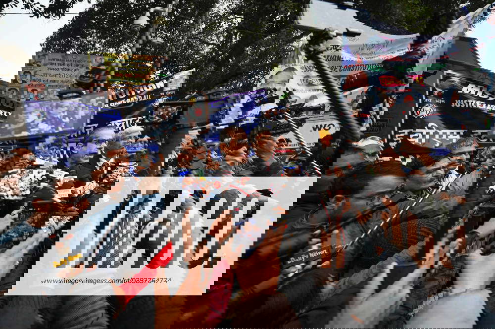 NEW DELHI, INDIA JANUARY 5 Members from Mission Save constitution