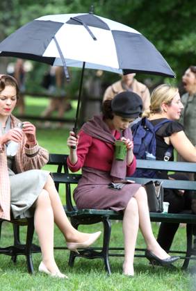 Rachel Brosnahan and Zachary Levi pictured filming The Marvelous Mrs ...