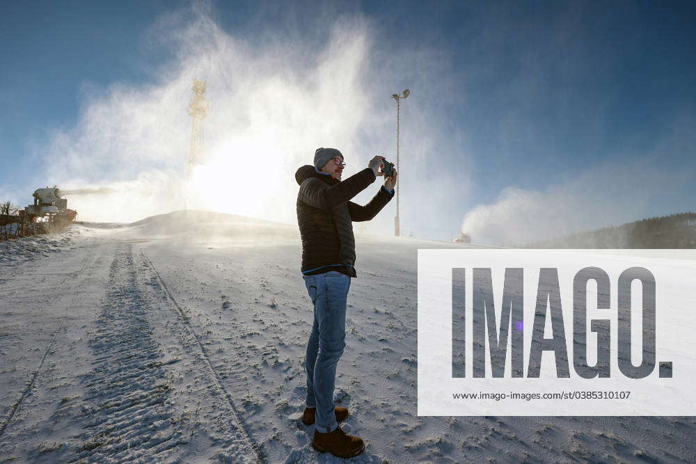 Icy temperatures in Winterberg The ski slopes like here in the Kappe ...