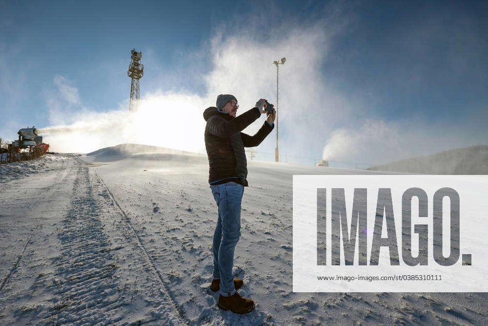 Icy temperatures in Winterberg The ski slopes like here in the Kappe ...