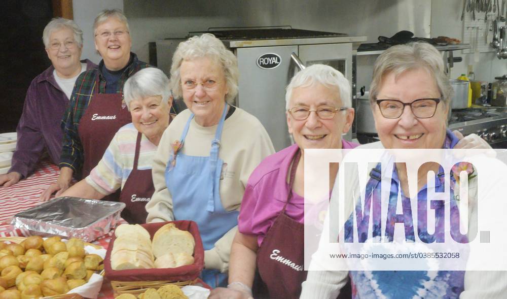 Syndication GoErie Com Emmaus Soup Kitchen Veteran Volunteers Gather   M 