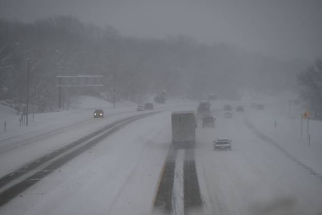USA, anhaltende Kälte und Schneestürme in Iowa Blizzard Conditions ...