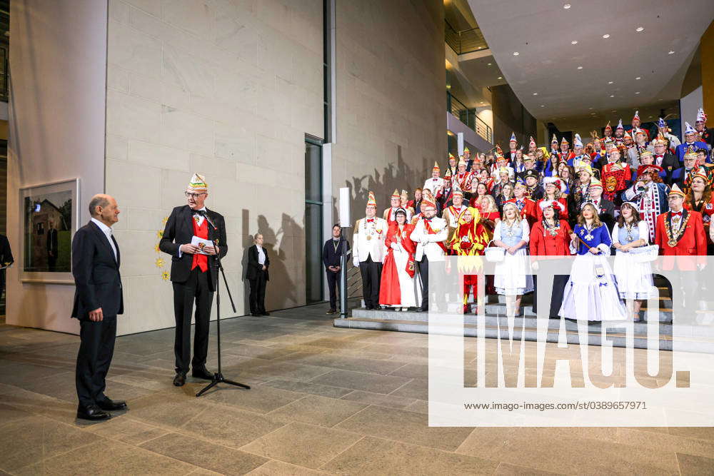 Olaf Scholz SPD , Federal Chancellor welcomes the President of the Bund ...