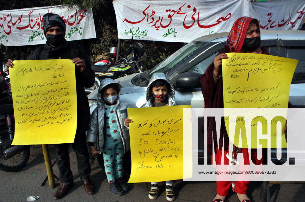 Lahore Pakistan Jan 26 Residents Of Township Are Holding Protest