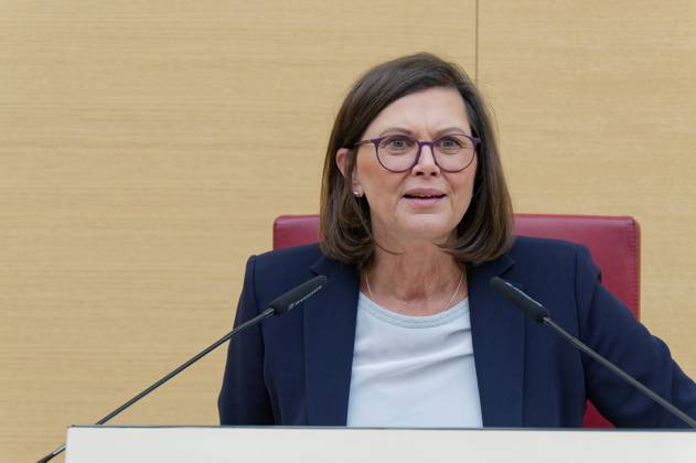 Ilse Aigner, CSU 10 Plenary Session of the Bavarian State Parliament ...