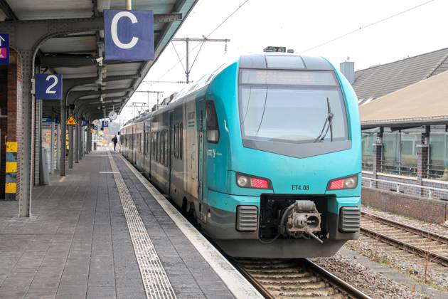 Rail traffic at Rheine station Regional train of Eurobahn RB61 ...
