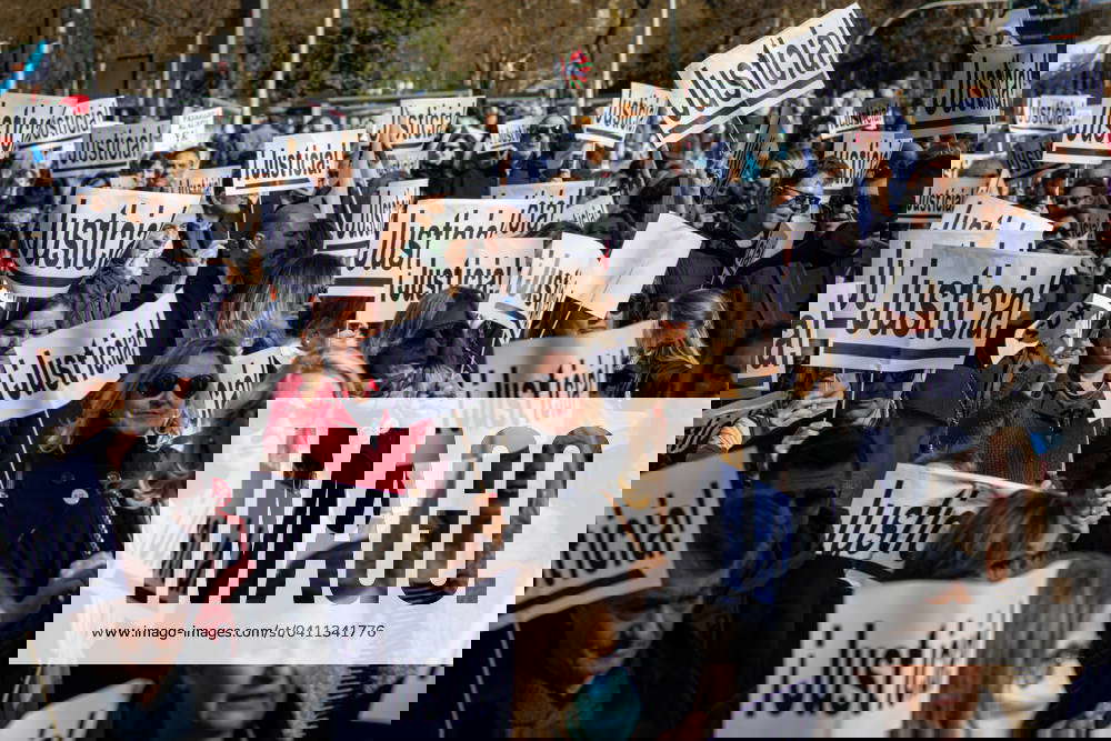 Demonstration of lawyers and attorneys in Madrid, Spain 03 Jan 2024 A