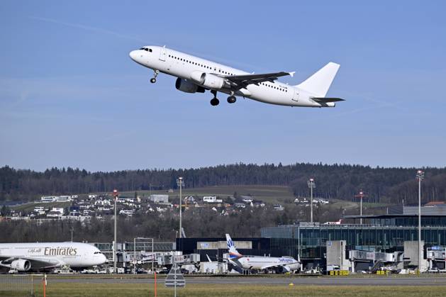 Aircraft SmartLynx, Airbus A320 200, YL LDM, Zurich Kloten, Switzerland