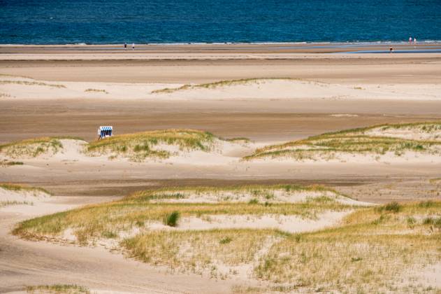 Landscape on the beautiful sandy beach of Norddorf on the North Sea ...