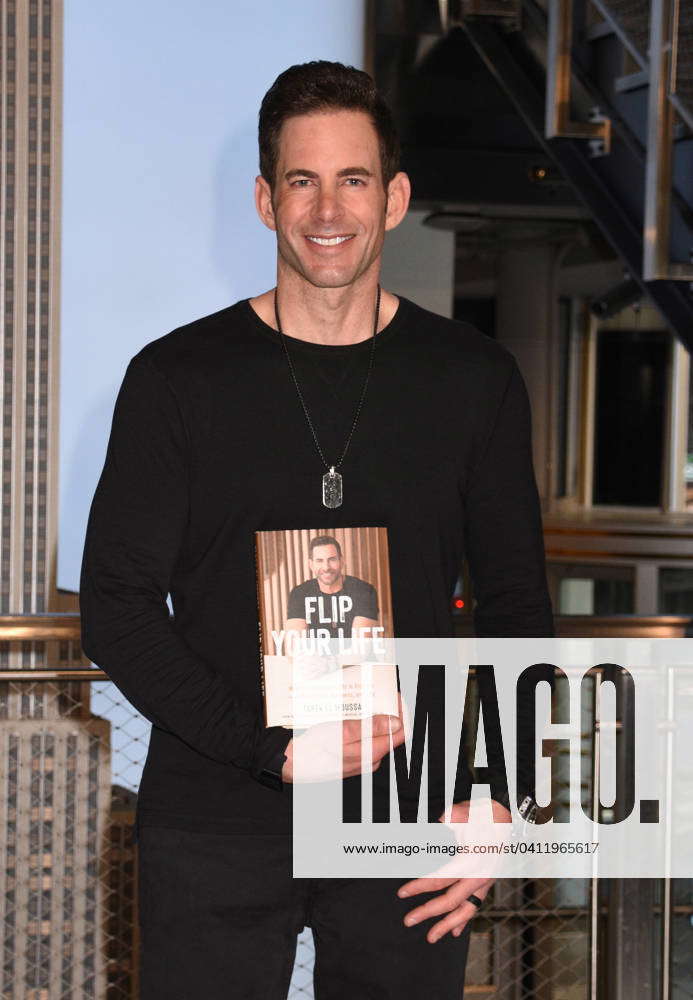 NEW YORK, NY FEBRUARY 6 Tarek El Moussa visits the Empire State