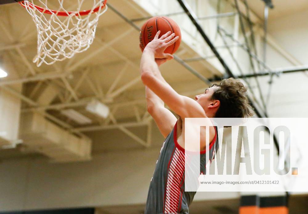 Syndication: The News-Leader The Nixa Eagles took on the Republic ...