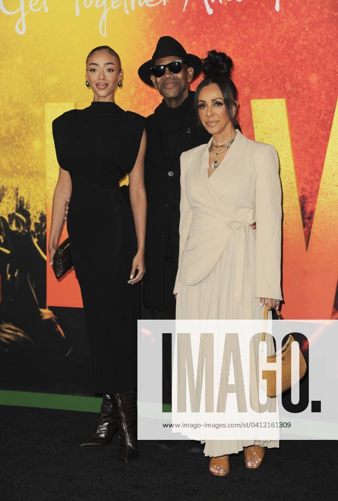 Lisa Harris, Jimmy Jam, Bella Harris at arrivals for BOB MARLEY: ONE ...