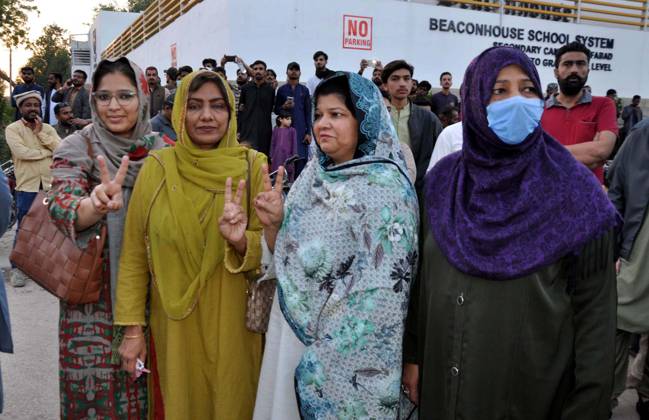 HYDERABAD, PAKISTAN, FEB 10: Activists Of Tehreek-e-Labbaik Pakistan ...