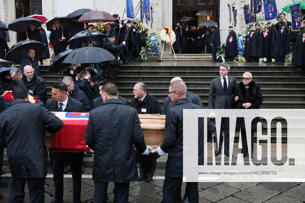 Vittorio Emanuele Of Savoy Funeral Turin Princess Marina, Duchess of ...