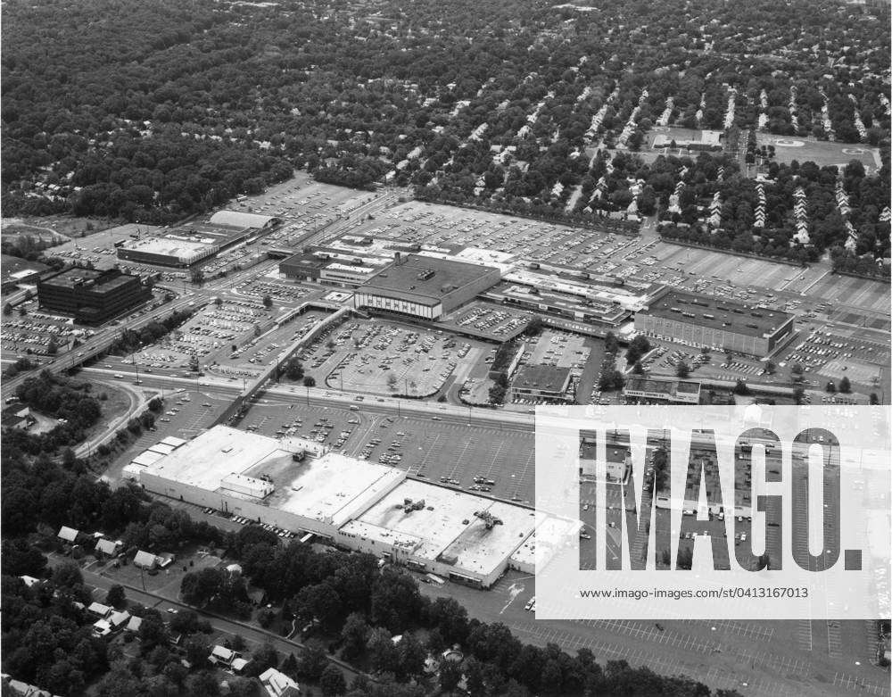 Syndication: The Record Aerial view of Bergen Shopping Center. Bergen Mall