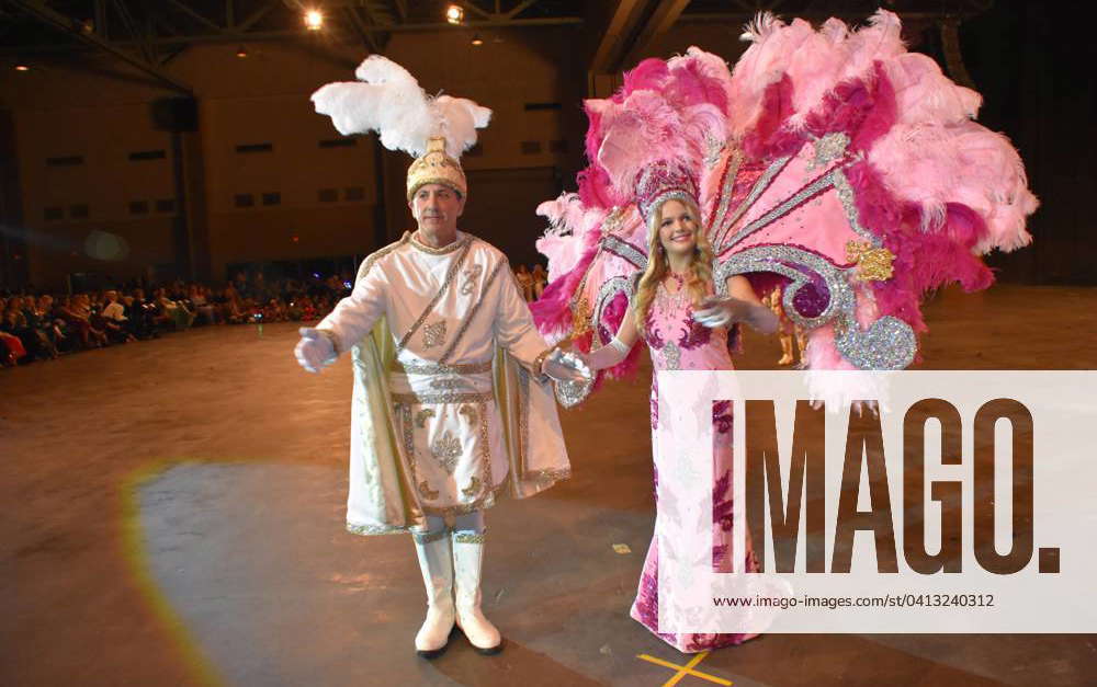 Syndication: Houma Today Duke Rick Robards and Maid Ella Baudouin greet ...