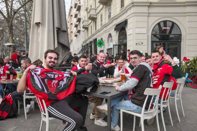 Milan - Rennes fans at the Arco della Pace. Milan - Rennes fans at the ...