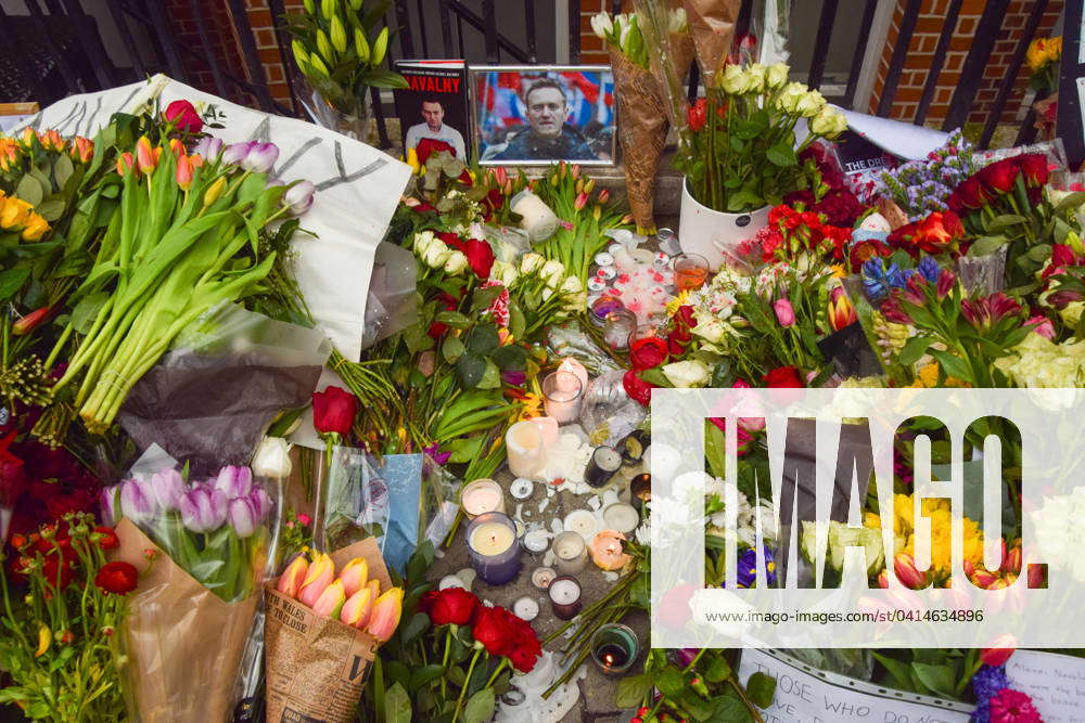 Alexei Navalny floral tributes outside the Russian Embassy in London ...