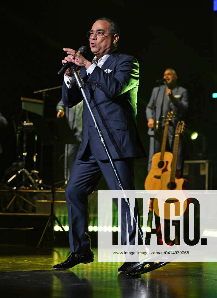 Gilberto Santa Rosa performs during The Autentico Tour at Hard Rock ...