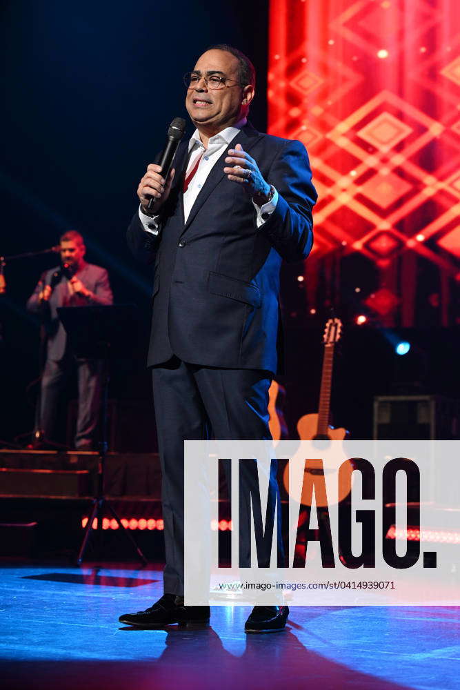 Gilberto Santa Rosa performs during The Autentico Tour at Hard Rock ...