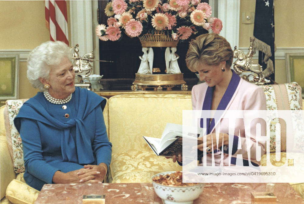 Mrs. Barbara Bush presents a copy of Millie s Book as Dictated to ...