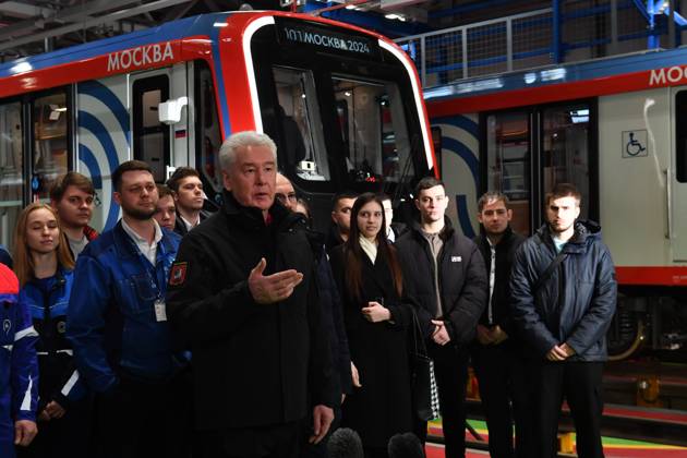 Moscow. Moscow Mayor Sergei Sobyanin (center) at the opening ceremony ...