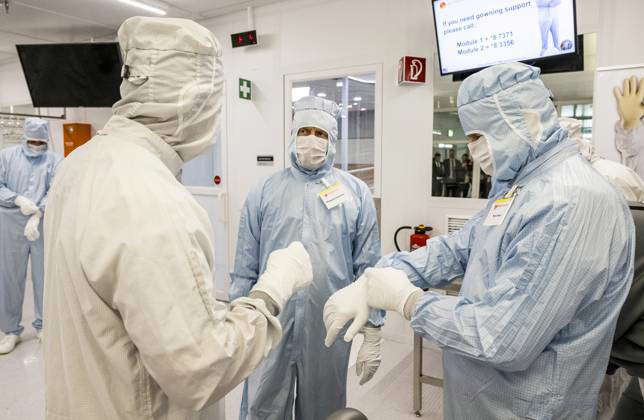 Czech President Petr Pavel visited the GlobalFoundries microchip ...