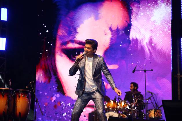 NEW DELHI, INDIA - FEBRUARY 23: Bollywood Singer Shaan Performs At ...