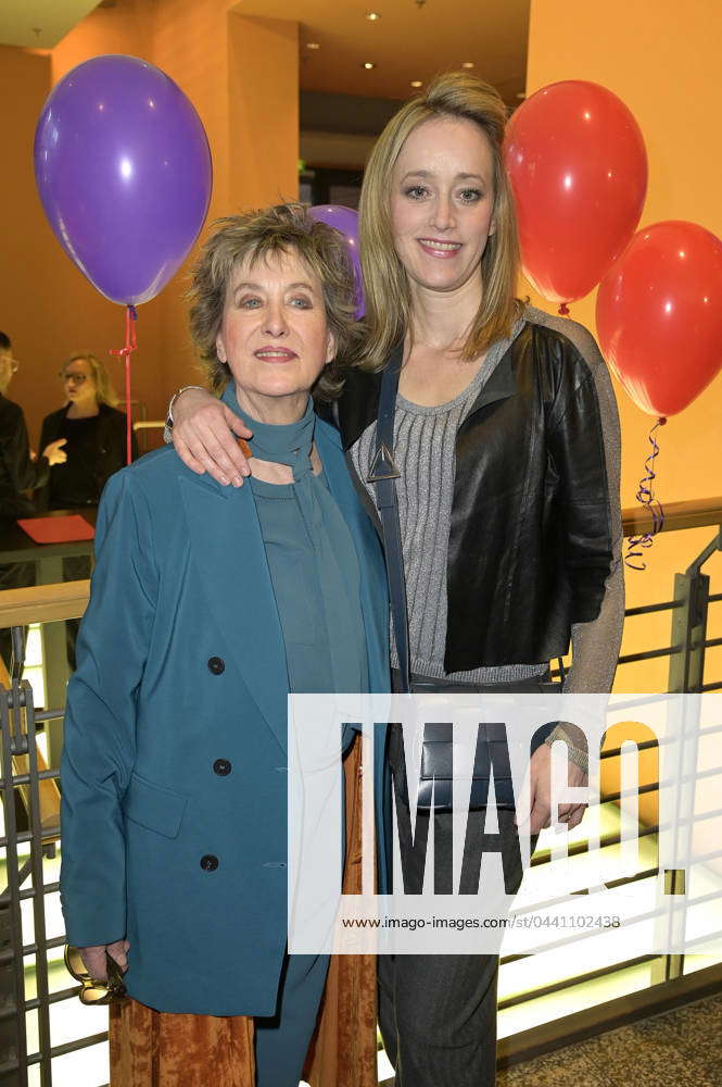 Beatrice Richter with daughter Judith Richter at the premiere of