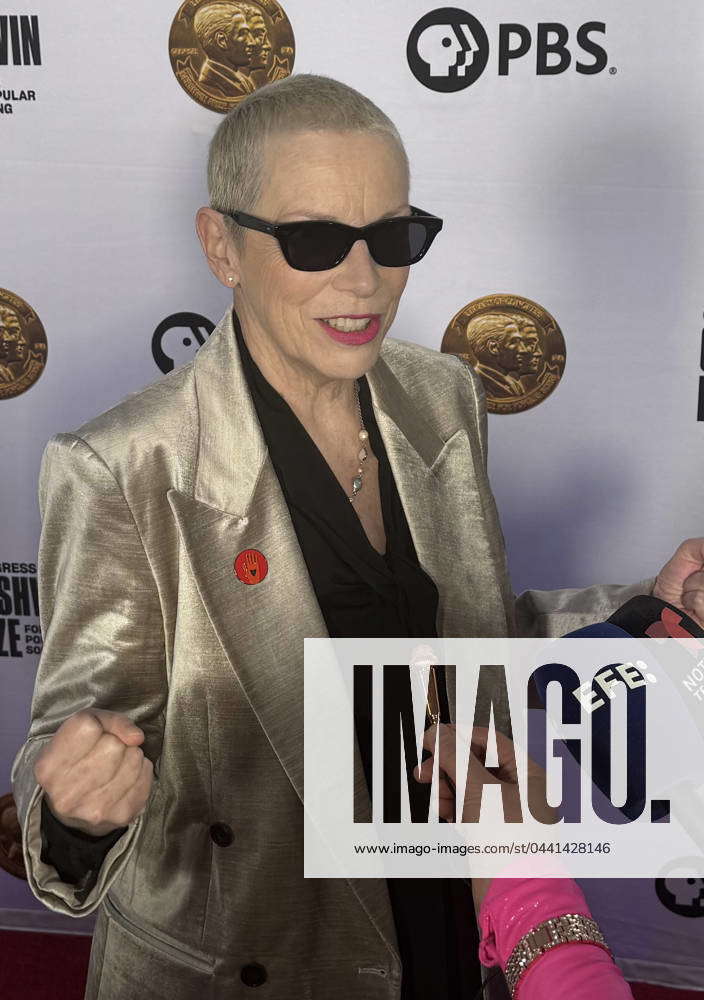 The artist Annie Lennox attends the tribute offered to the British ...