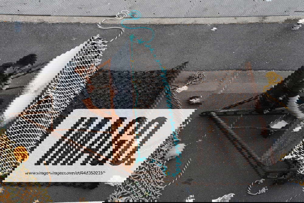 dredges become at Port repaired, with dredges will the Seabed ploughed