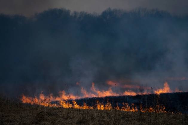 LIFE-ENV-PRAIRIE-BURNS-4-TB A prescribed burn clears 124 acres at ...