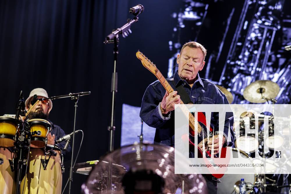 AMSTERDAM - The reggae group UB40 featuring Ali Campbell during a concert in the Ziggo Dome. The