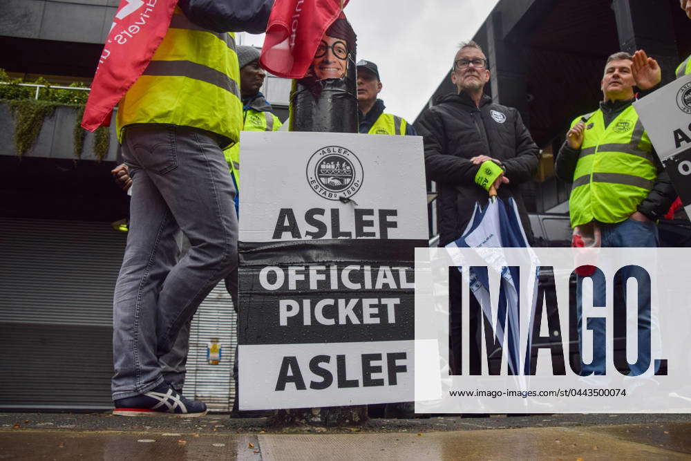 April 5, 2024, London, England, UK: ASLEF train drivers union picket ...